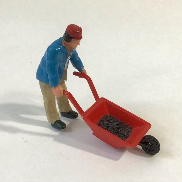 Model Railroad 2.25”H Working Man Figure And Wheelbarrow Train Layout Scenery - Picture 1 of 7